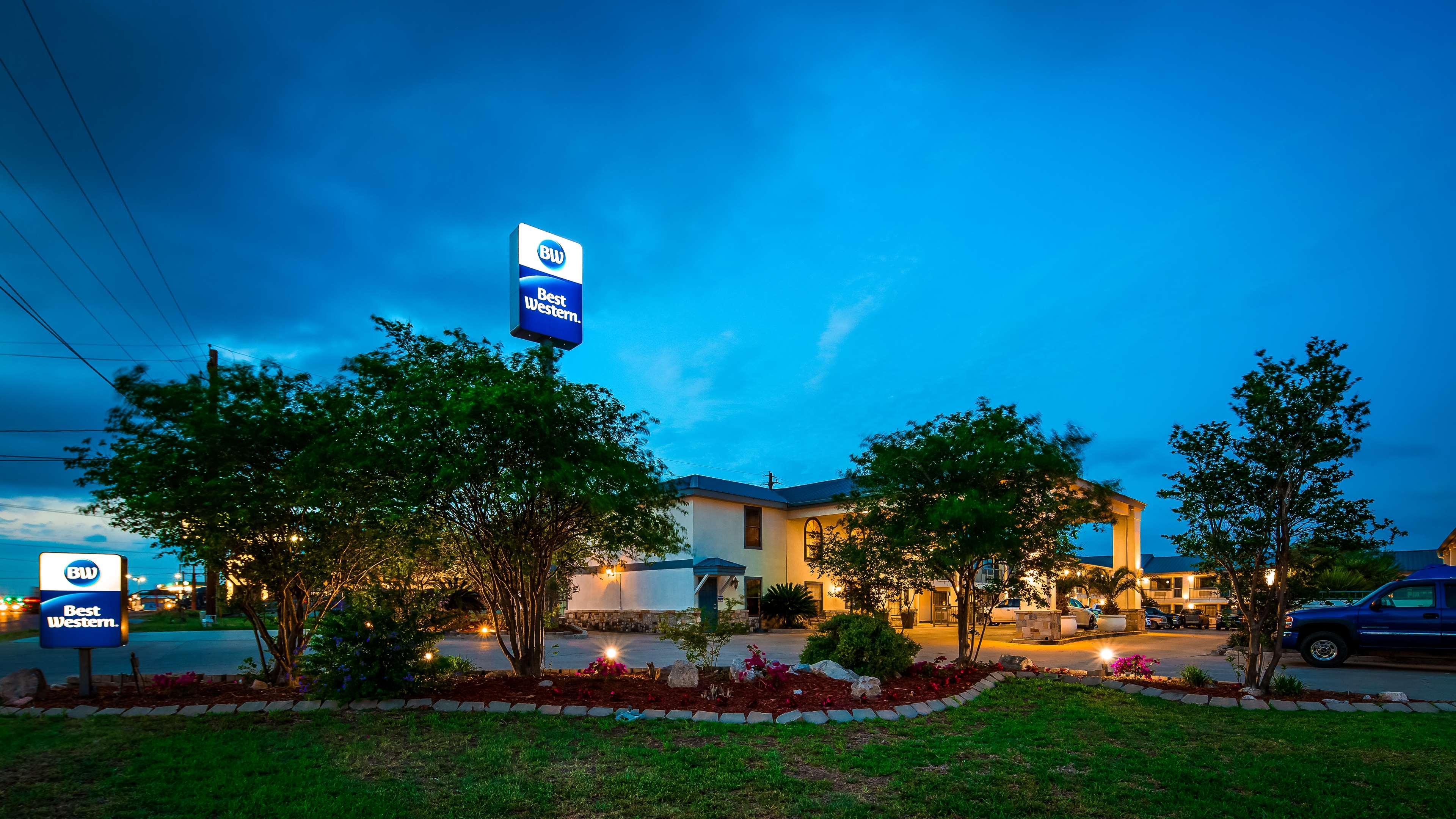 Best Western George West Executive Inn Экстерьер фото