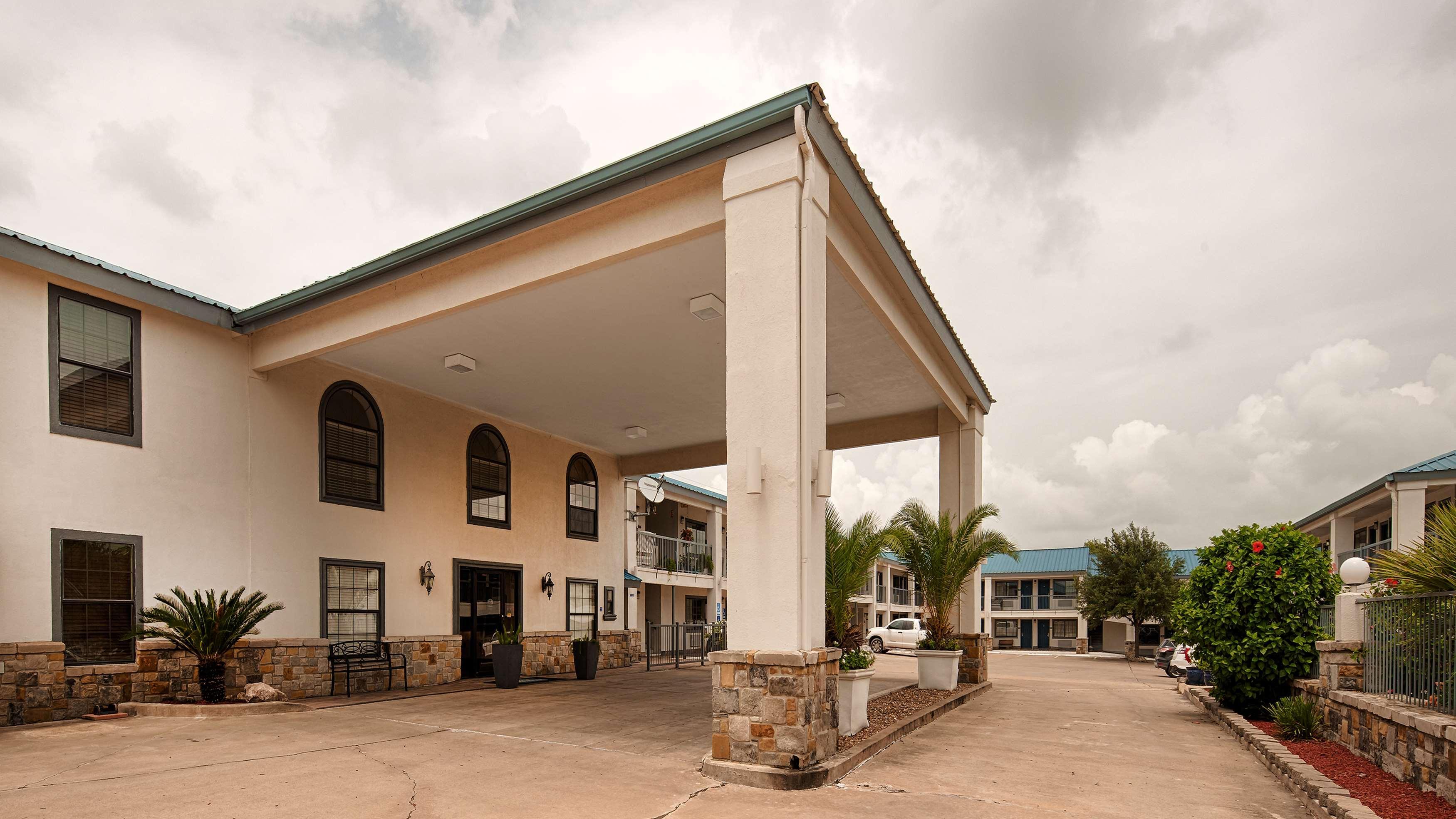 Best Western George West Executive Inn Экстерьер фото