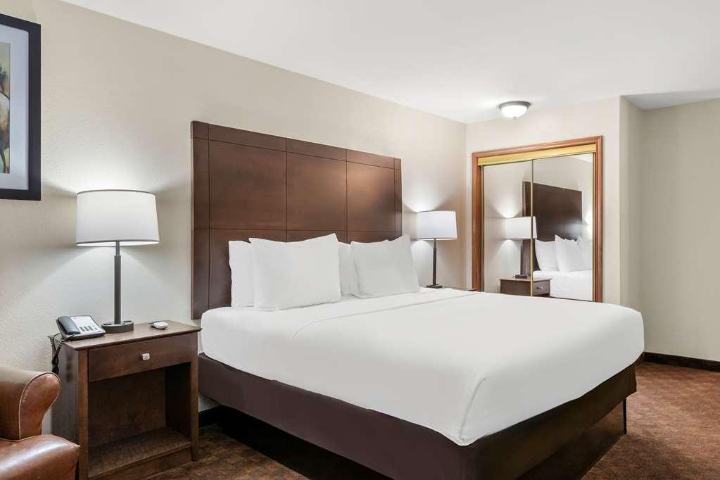 Best Western George West Executive Inn Номер фото