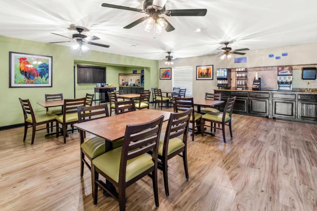 Best Western George West Executive Inn Экстерьер фото