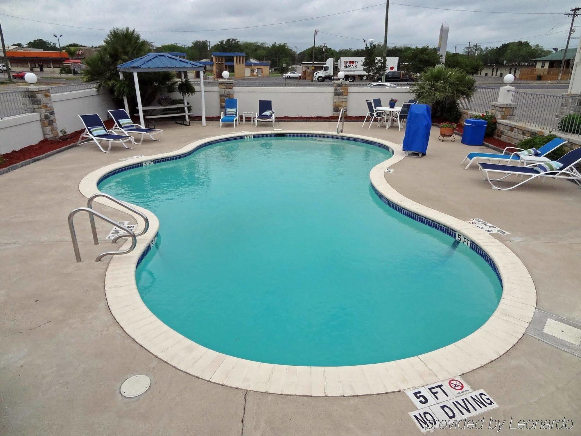 Best Western George West Executive Inn Удобства фото